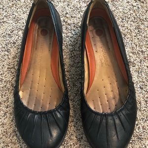 Women’s Clarks Flats/Comfort Shoes